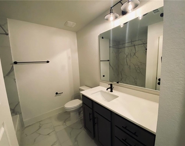 5160 N A W Grimes Blvd - Photo Thumbnail 17
