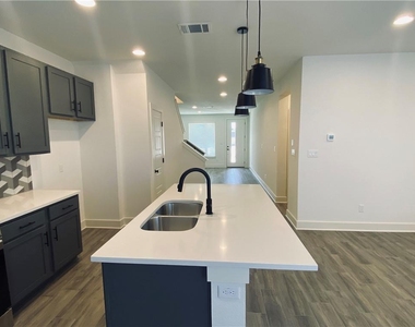 5160 N A W Grimes Blvd - Photo Thumbnail 2