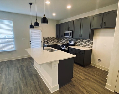 5160 N A W Grimes Blvd - Photo Thumbnail 1