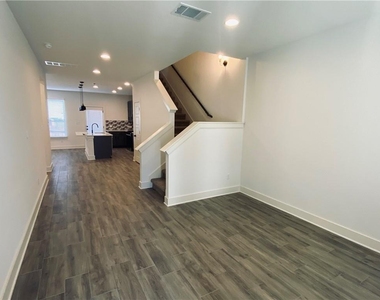 5160 N A W Grimes Blvd - Photo Thumbnail 6