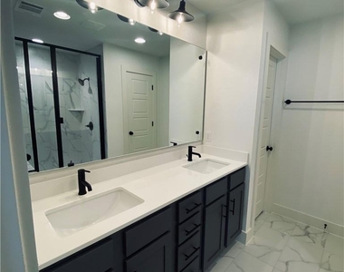 5160 N A W Grimes Blvd - Photo Thumbnail 10