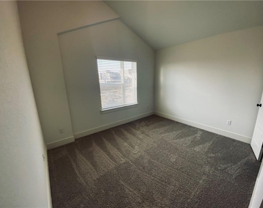 5160 N A W Grimes Blvd - Photo Thumbnail 15