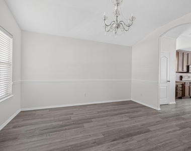 315 Waterlily Way - Photo Thumbnail 7