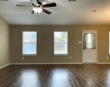 289 Lake Washington Dr - Photo Thumbnail 4