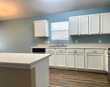 289 Lake Washington Dr - Photo Thumbnail 5