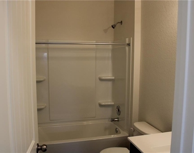 15108 Kent Justin Dr - Photo Thumbnail 4