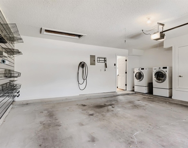 2608 Piping Rock Trl - Photo Thumbnail 21