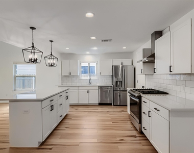 2608 Piping Rock Trl - Photo Thumbnail 10