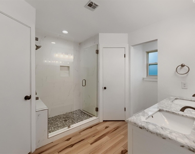 2608 Piping Rock Trl - Photo Thumbnail 17