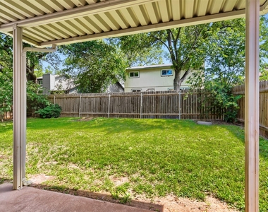 2608 Piping Rock Trl - Photo Thumbnail 22