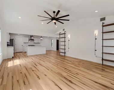 2608 Piping Rock Trl - Photo Thumbnail 6