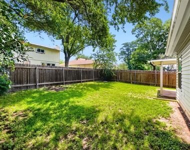 2608 Piping Rock Trl - Photo Thumbnail 26