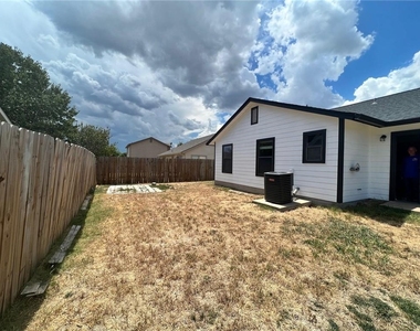 3401 Nocona Cv - Photo Thumbnail 16