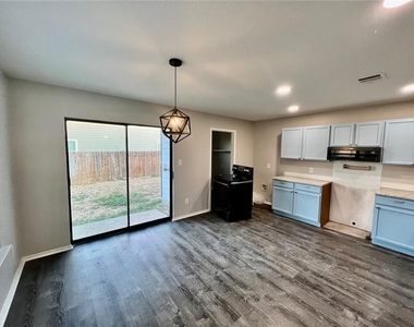 3401 Nocona Cv - Photo Thumbnail 13