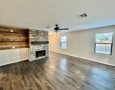 3401 Nocona Cv - Photo Thumbnail 2
