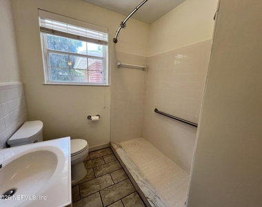 1377 Tiber Avenue - Photo Thumbnail 32