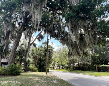 1377 Tiber Avenue - Photo Thumbnail 5