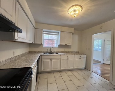 1377 Tiber Avenue - Photo Thumbnail 17