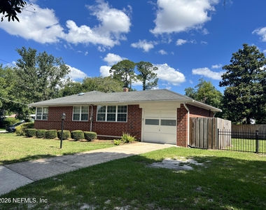 1377 Tiber Avenue - Photo Thumbnail 2