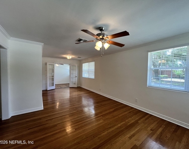 1377 Tiber Avenue - Photo Thumbnail 10