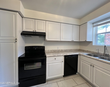 1377 Tiber Avenue - Photo Thumbnail 16