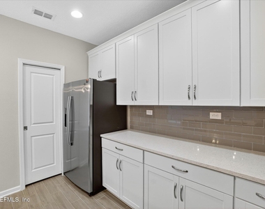 698 Cherry Elm Drive - Photo Thumbnail 16