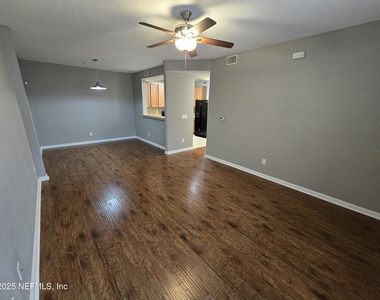 575 Oakleaf Plantation Parkway - Photo Thumbnail 6