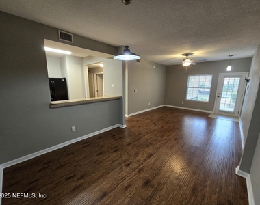 575 Oakleaf Plantation Parkway - Photo Thumbnail 7