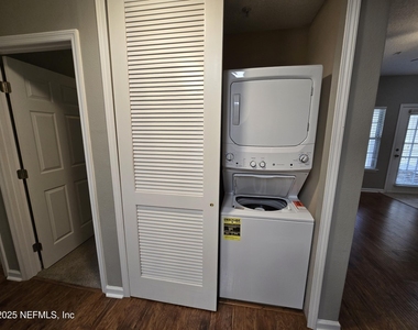 575 Oakleaf Plantation Parkway - Photo Thumbnail 11