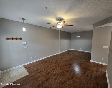 575 Oakleaf Plantation Parkway - Photo Thumbnail 4
