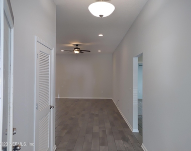 208 Midway Park Drive - Photo Thumbnail 6
