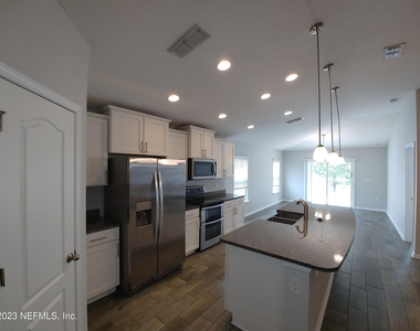 208 Midway Park Drive - Photo Thumbnail 11