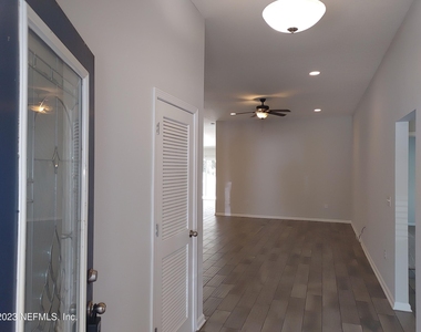 208 Midway Park Drive - Photo Thumbnail 5
