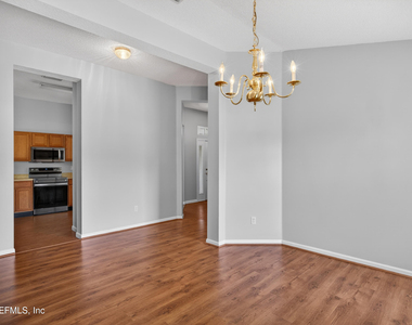 6377 Island Forest Drive - Photo Thumbnail 5
