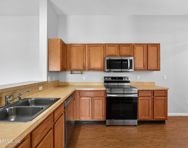 6377 Island Forest Drive - Photo Thumbnail 6