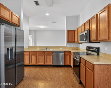 6377 Island Forest Drive - Photo Thumbnail 7