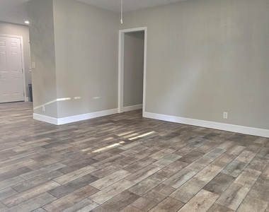 615 Luna Court - Photo Thumbnail 23