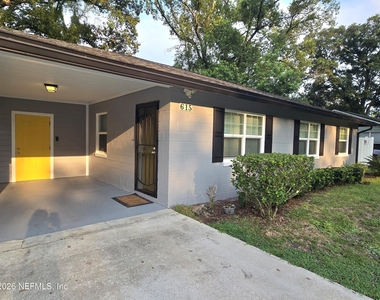 615 Luna Court - Photo Thumbnail 3