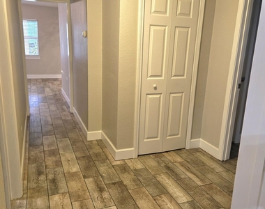 615 Luna Court - Photo Thumbnail 12