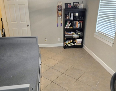 615 Luna Court - Photo Thumbnail 14