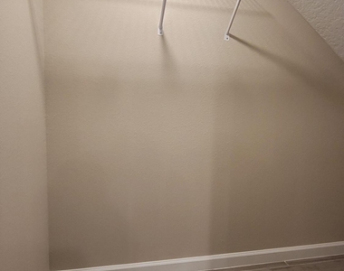 12880 Josslyn Lane - Photo Thumbnail 8