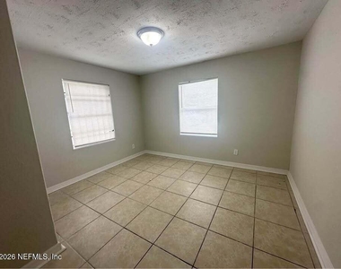 1599 30th Street - Photo Thumbnail 3