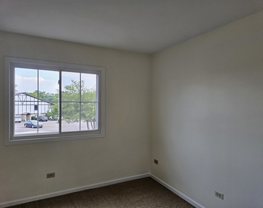 833 Village Quarter Road - Photo Thumbnail 17