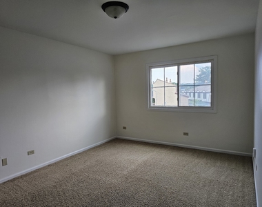 833 Village Quarter Road - Photo Thumbnail 18