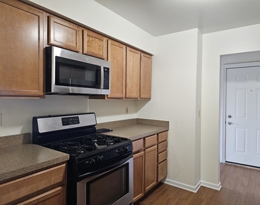 833 Village Quarter Road - Photo Thumbnail 11