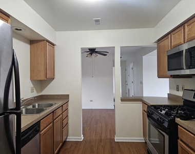 833 Village Quarter Road - Photo Thumbnail 9