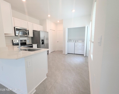 213 Tidal Beach Ave Avenue - Photo Thumbnail 4