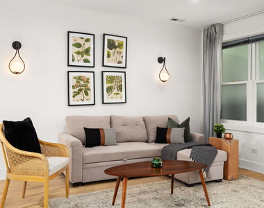 2124 N Sedgwick Street - Photo Thumbnail 8