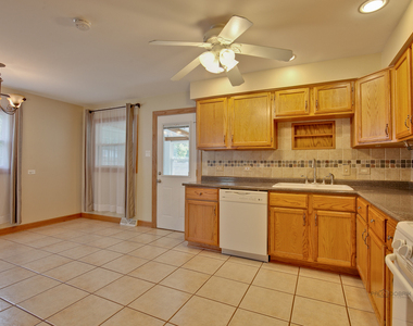 648 N Greenview Avenue - Photo Thumbnail 13