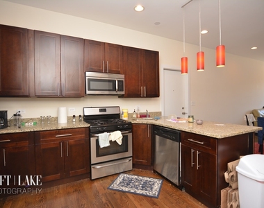 1032 N Ashland Avenue - Photo Thumbnail 2